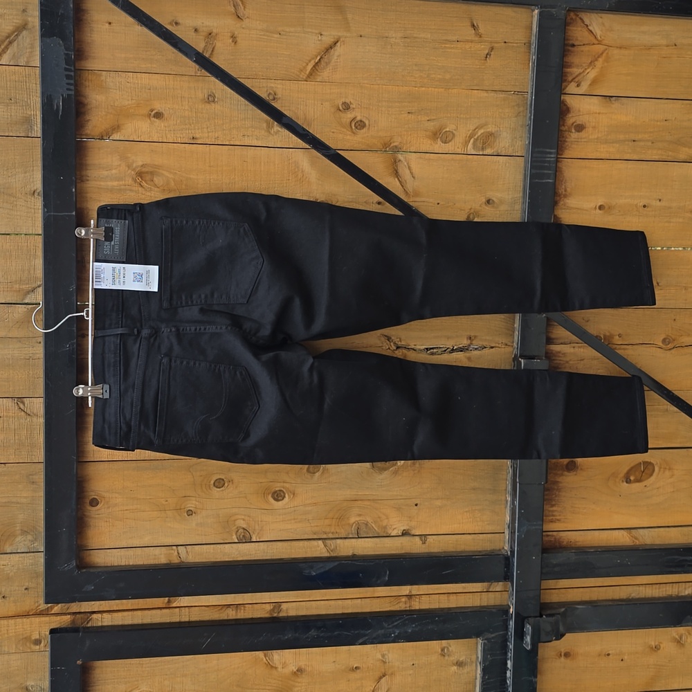 Signature Gold Levi Strauss Black Mid Rise Skinny Jeans 10S ** - Picture 7 of 7